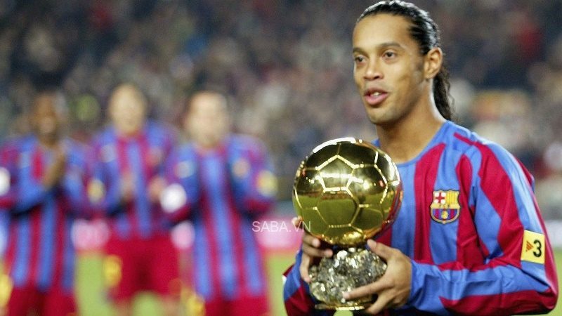 Ronaldinho vươn lên đỉnh cao sự nghiệp tại Barcelona